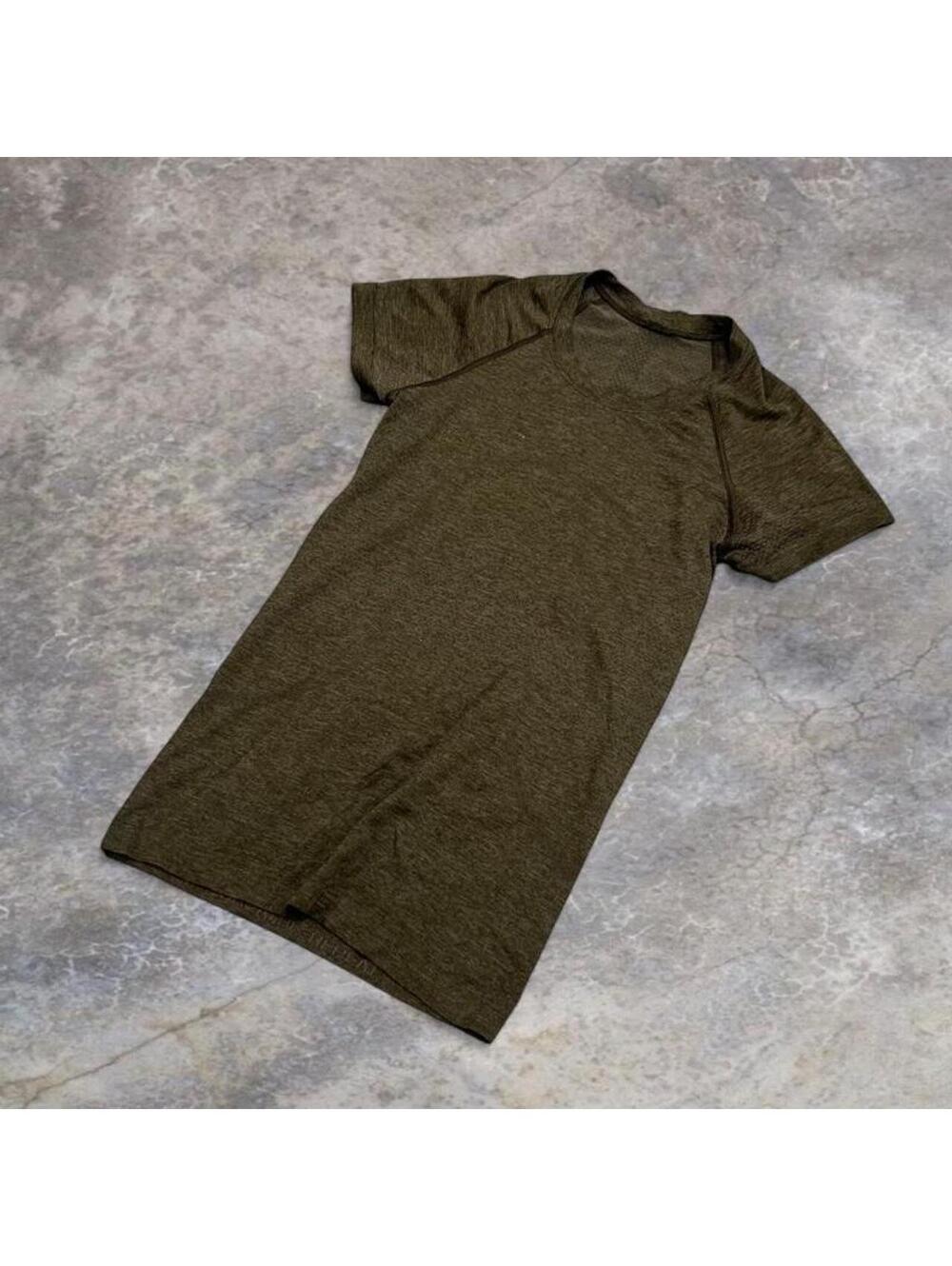 Lululemon Swiftly Tech T-shirt in solid olive green #athletic #activewear